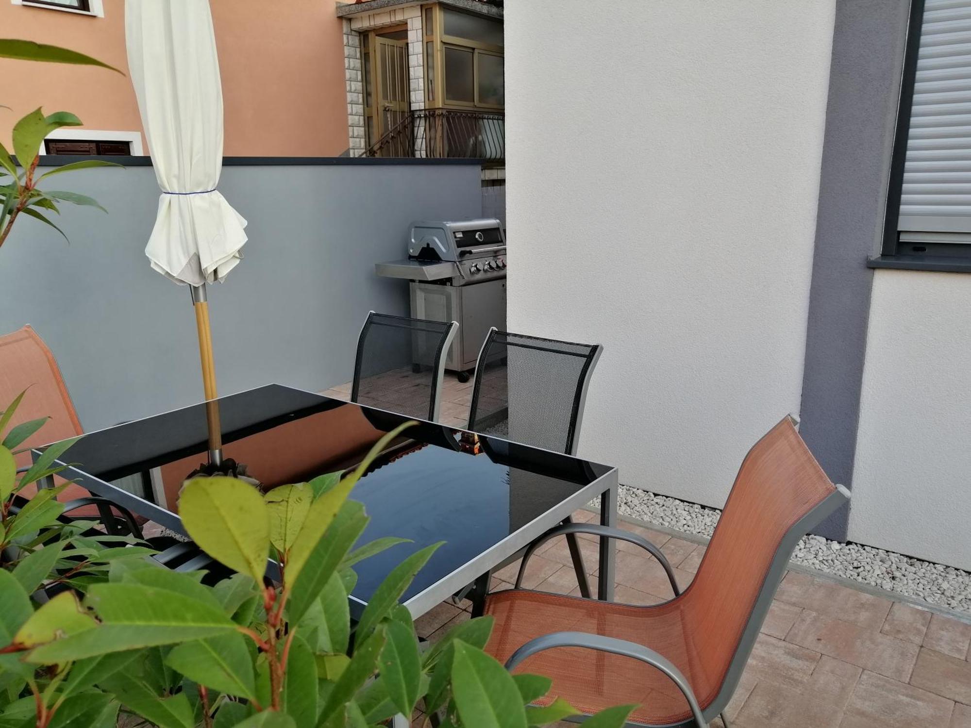 Punta Mary House With Apartment Umag Eksteriør billede
