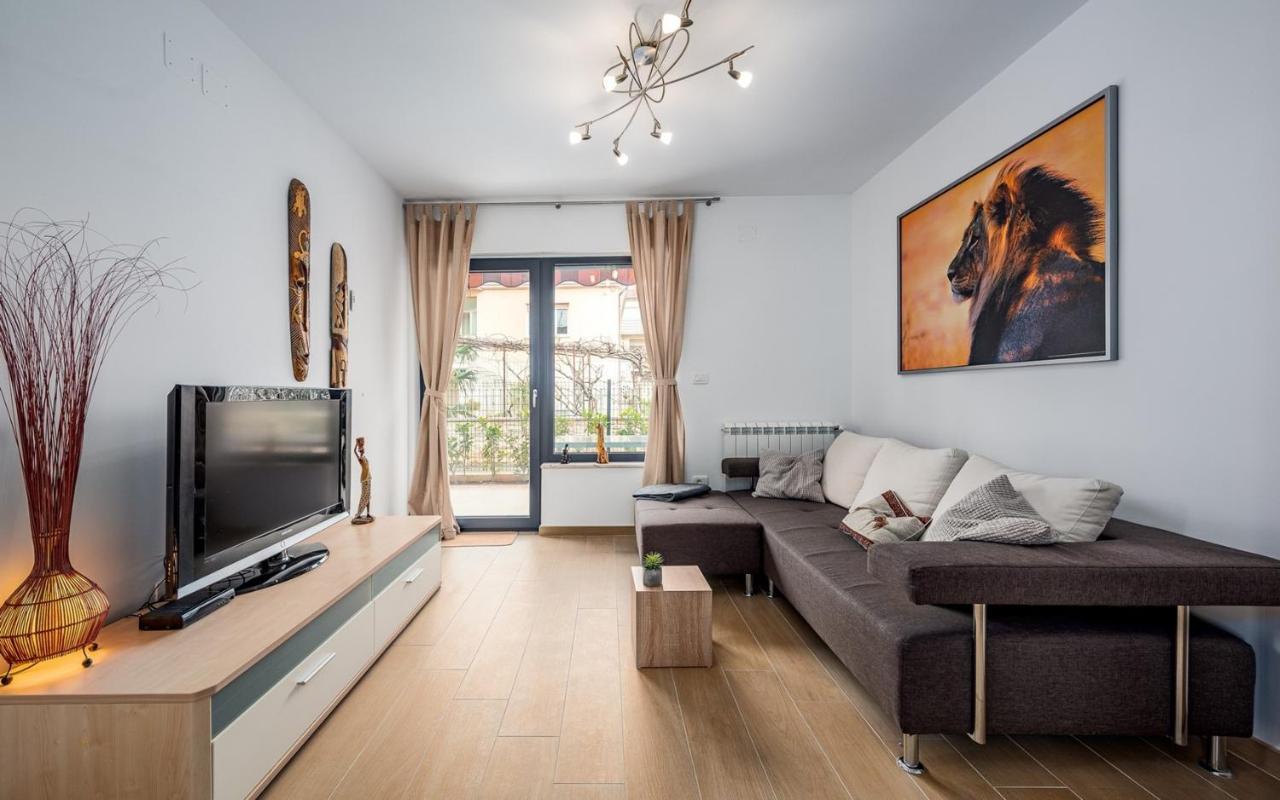 Punta Mary House With Apartment Umag Eksteriør billede