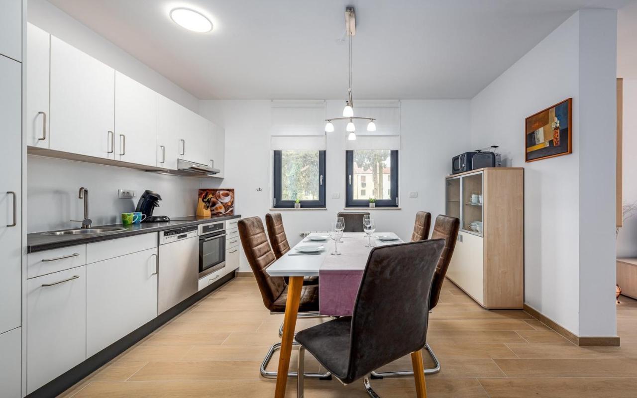 Punta Mary House With Apartment Umag Eksteriør billede